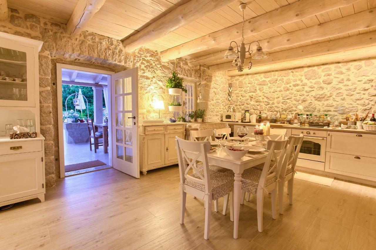 Čižići White Cottage Heritage House מראה חיצוני תמונה