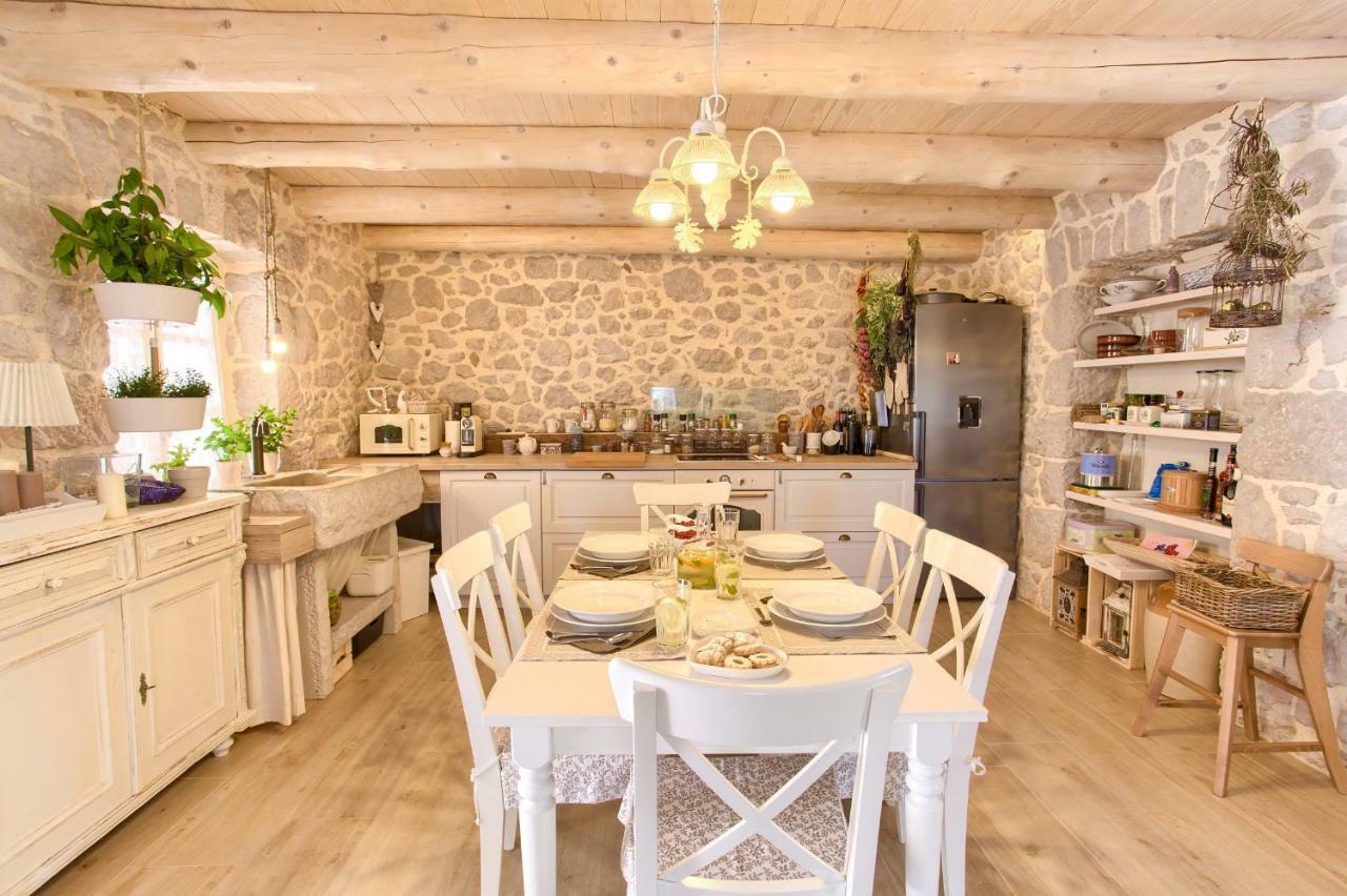 Čižići White Cottage Heritage House מראה חיצוני תמונה