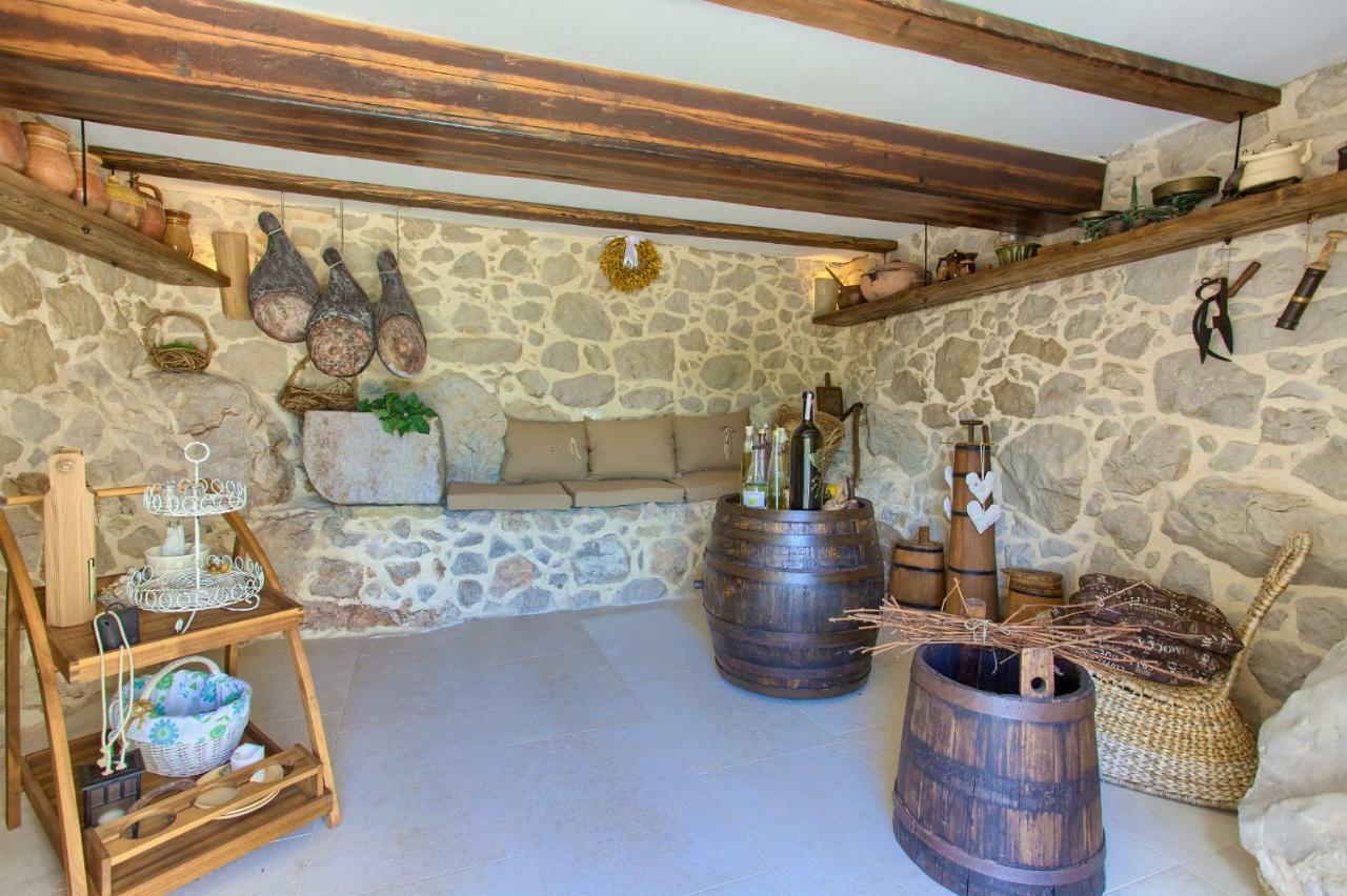 Čižići White Cottage Heritage House מראה חיצוני תמונה