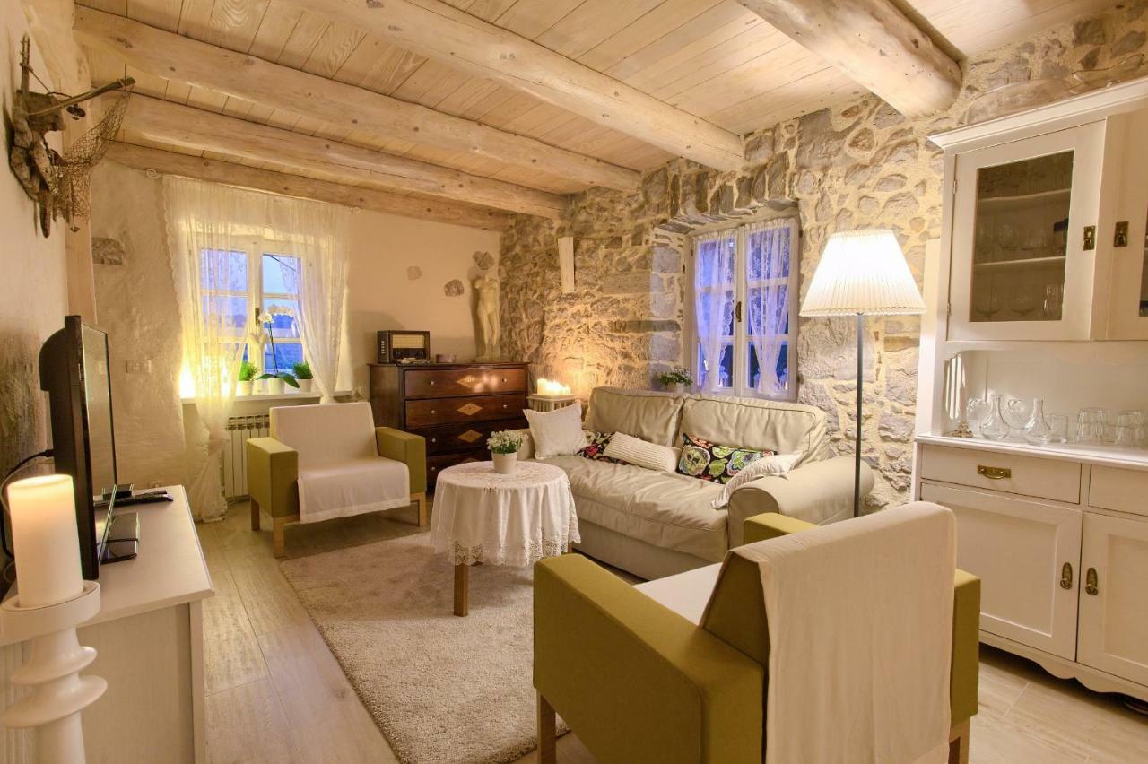 Čižići White Cottage Heritage House מראה חיצוני תמונה