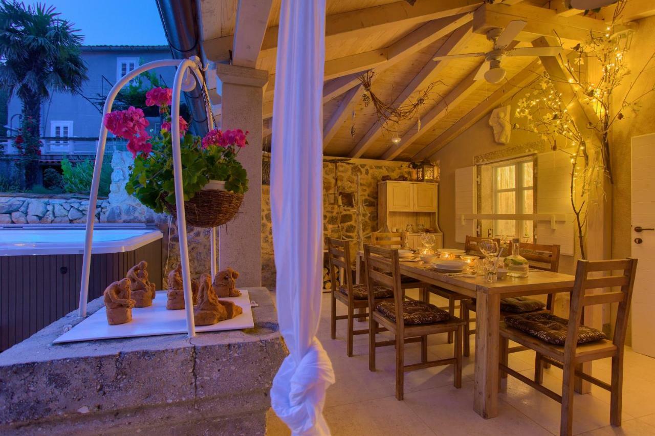 Čižići White Cottage Heritage House מראה חיצוני תמונה