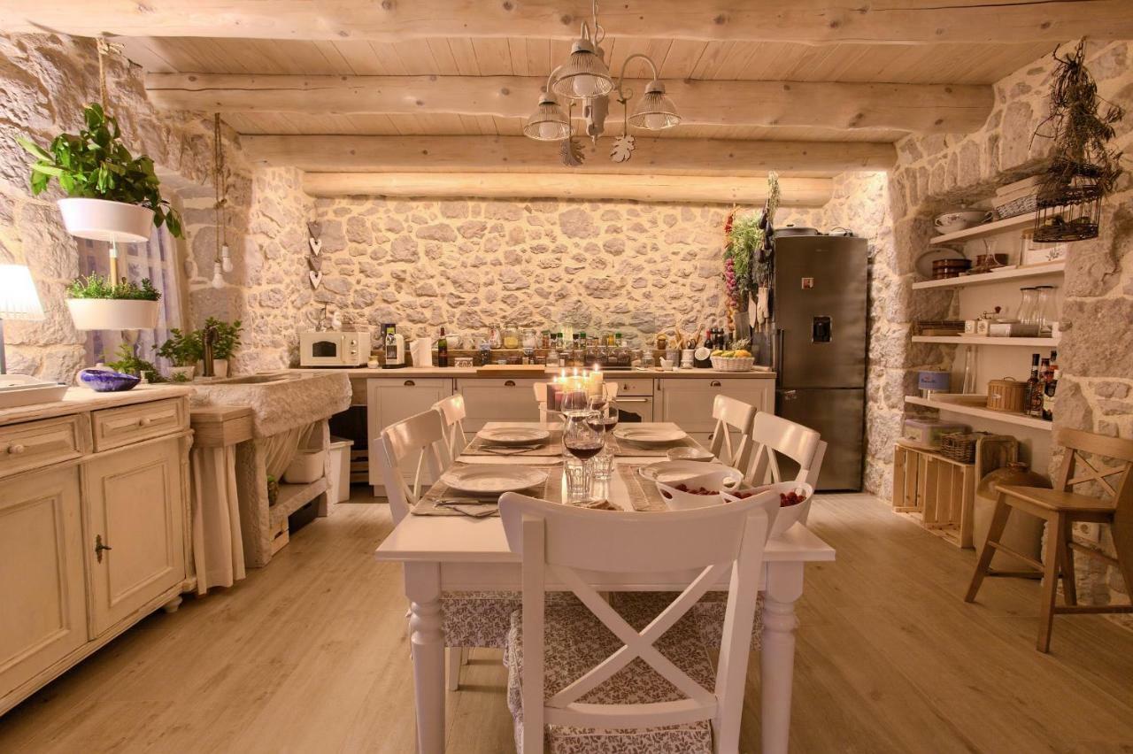 Čižići White Cottage Heritage House מראה חיצוני תמונה