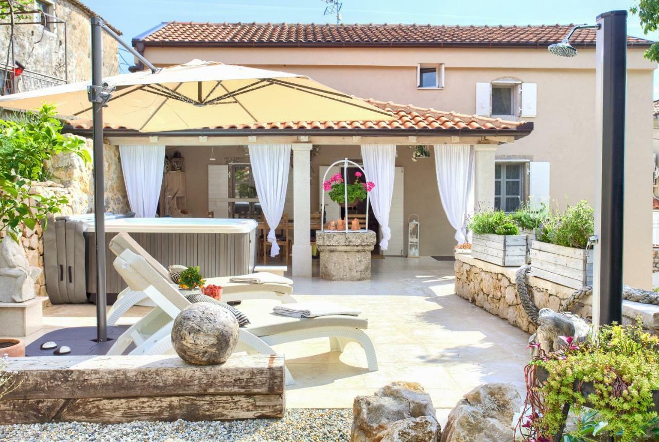 Čižići White Cottage Heritage House מראה חיצוני תמונה